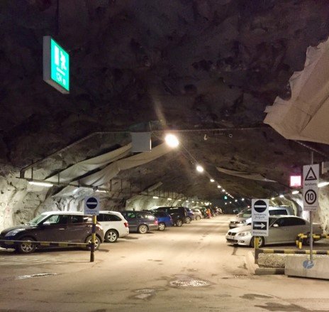 Estacionamento Subterrâneo em Tromsø -Parecem Cavernas!